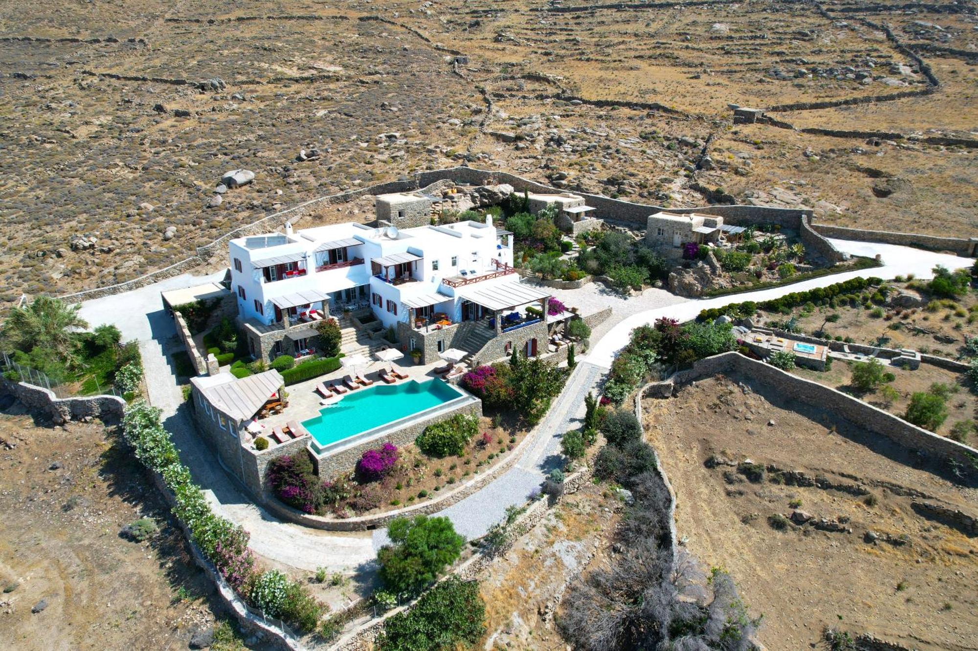 Villa Nautilia - Luxury Suites And Cottages คาลาฟาติส ภายนอก รูปภาพ